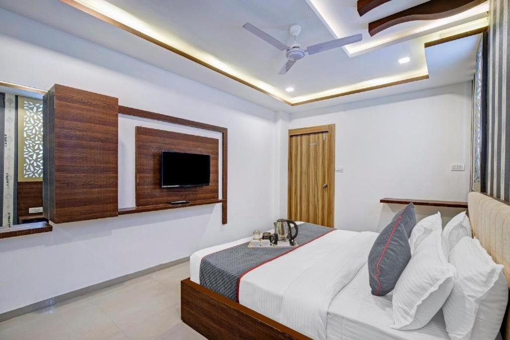 Hotel Nilkanth Inn Halol ภายนอก รูปภาพ