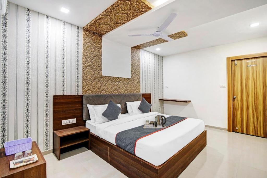 Hotel Nilkanth Inn Halol ภายนอก รูปภาพ