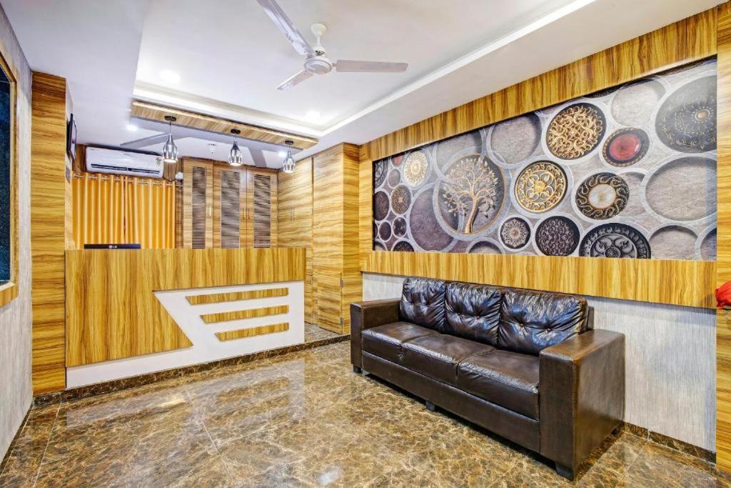 Hotel Nilkanth Inn Halol ภายนอก รูปภาพ