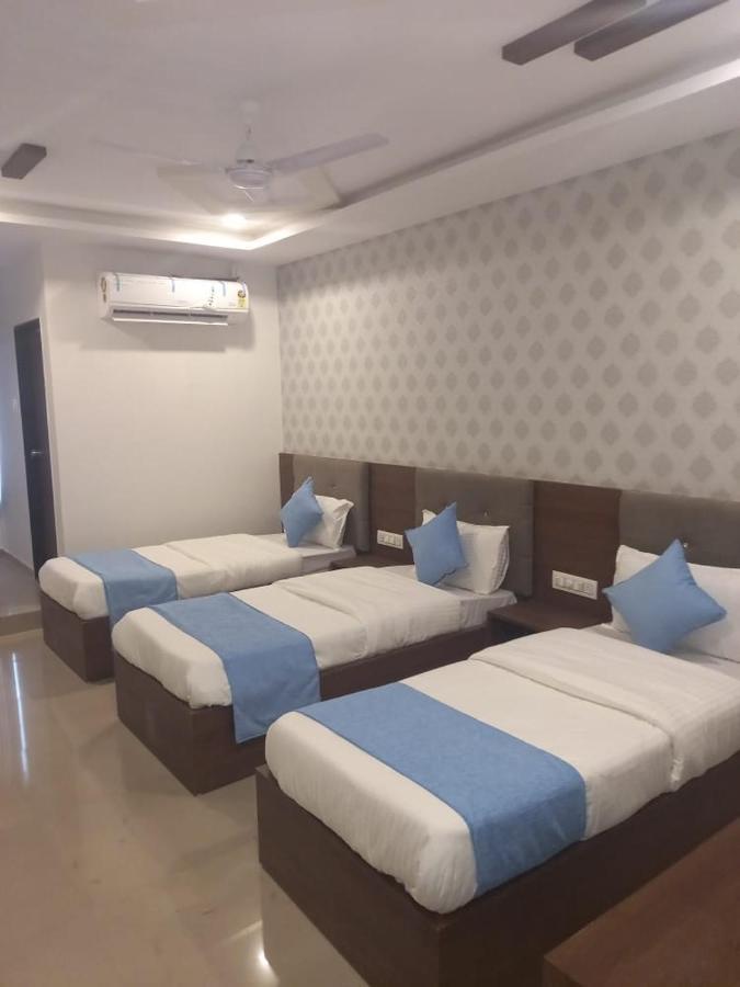 Hotel Nilkanth Inn Halol ภายนอก รูปภาพ
