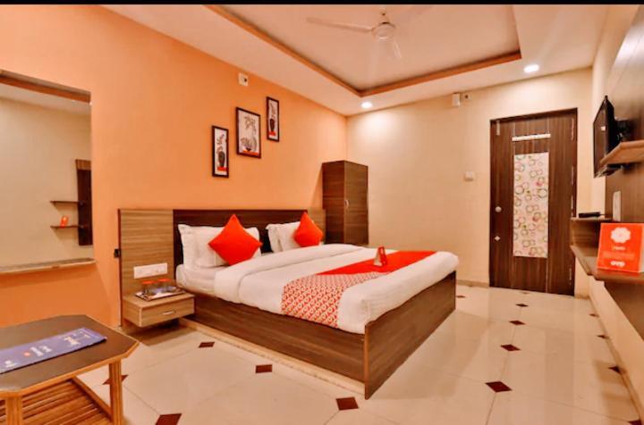 Hotel Nilkanth Inn Halol ภายนอก รูปภาพ